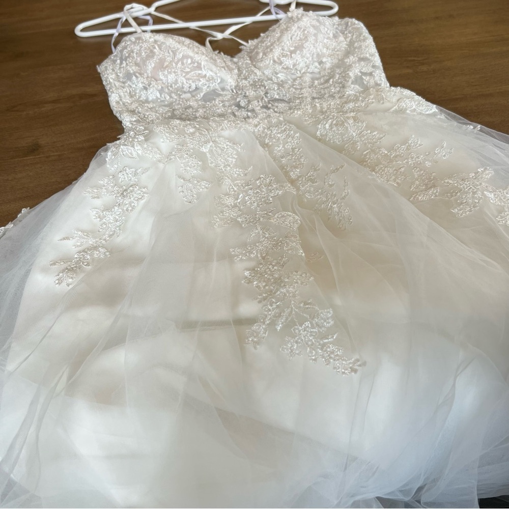 Lulus Luxury White Sheer Tulle Embroidered Beaded Bridal Gown Size Large NWT - Picture 17 of 17